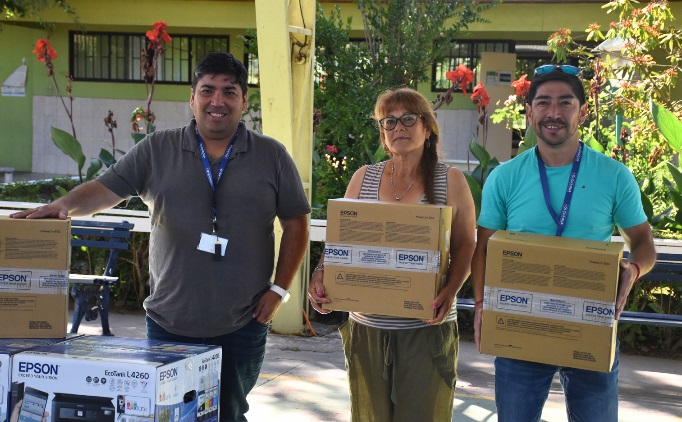 Establecimientos Educativos de SLEP Colchagua recibieron nuevo material tecnológico
